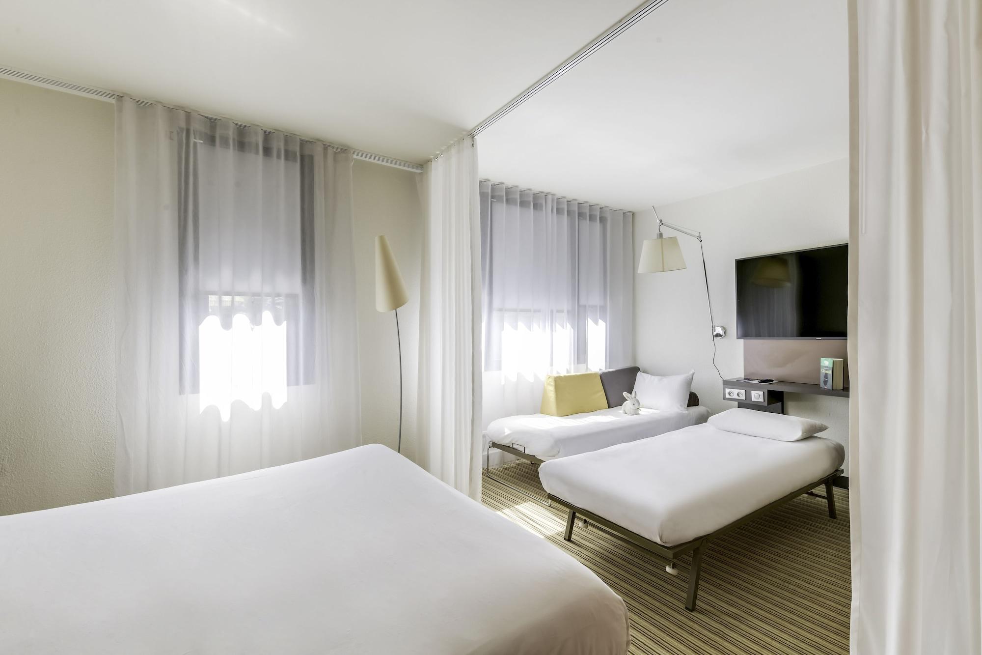 B&B Hotel Velizy Est Exterior foto
