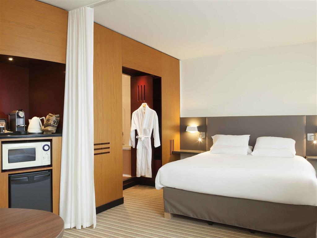 B&B Hotel Velizy Est Exterior foto